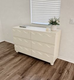 Brand New Cream White 6 Drawer Dresser Factory Sealed