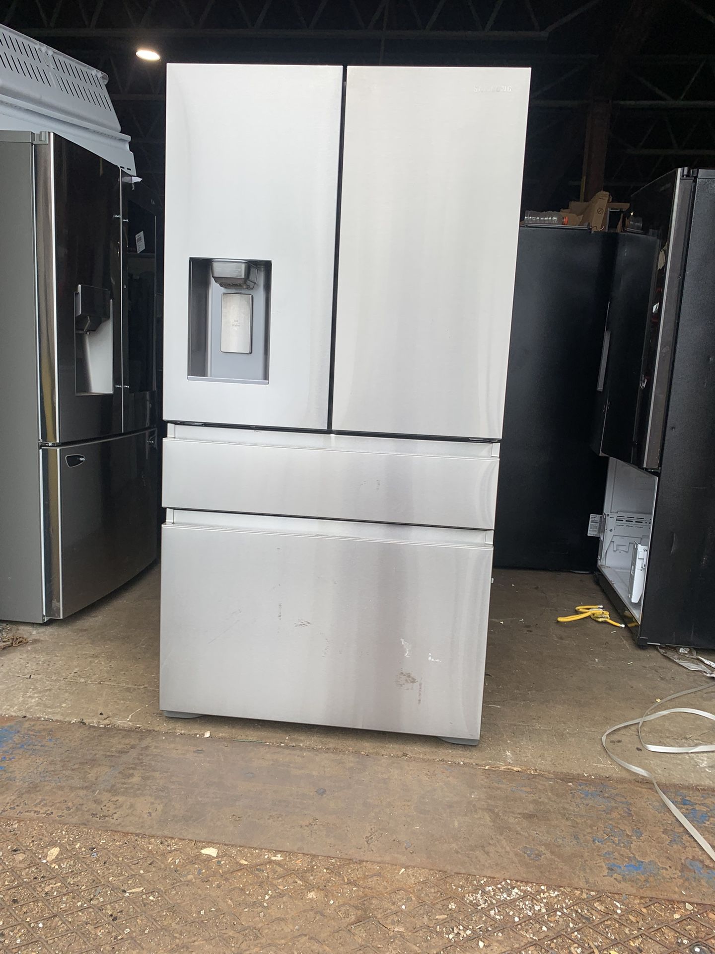 SAMSUNG STAINLESS COUNTER DEPTH REFRIGERATOR