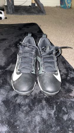 Selling these soccer cleats don’t use them anymore