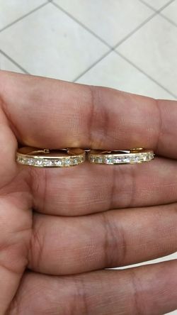 14K GOLD Earings 2.9grams CZ