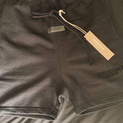 essential shorts