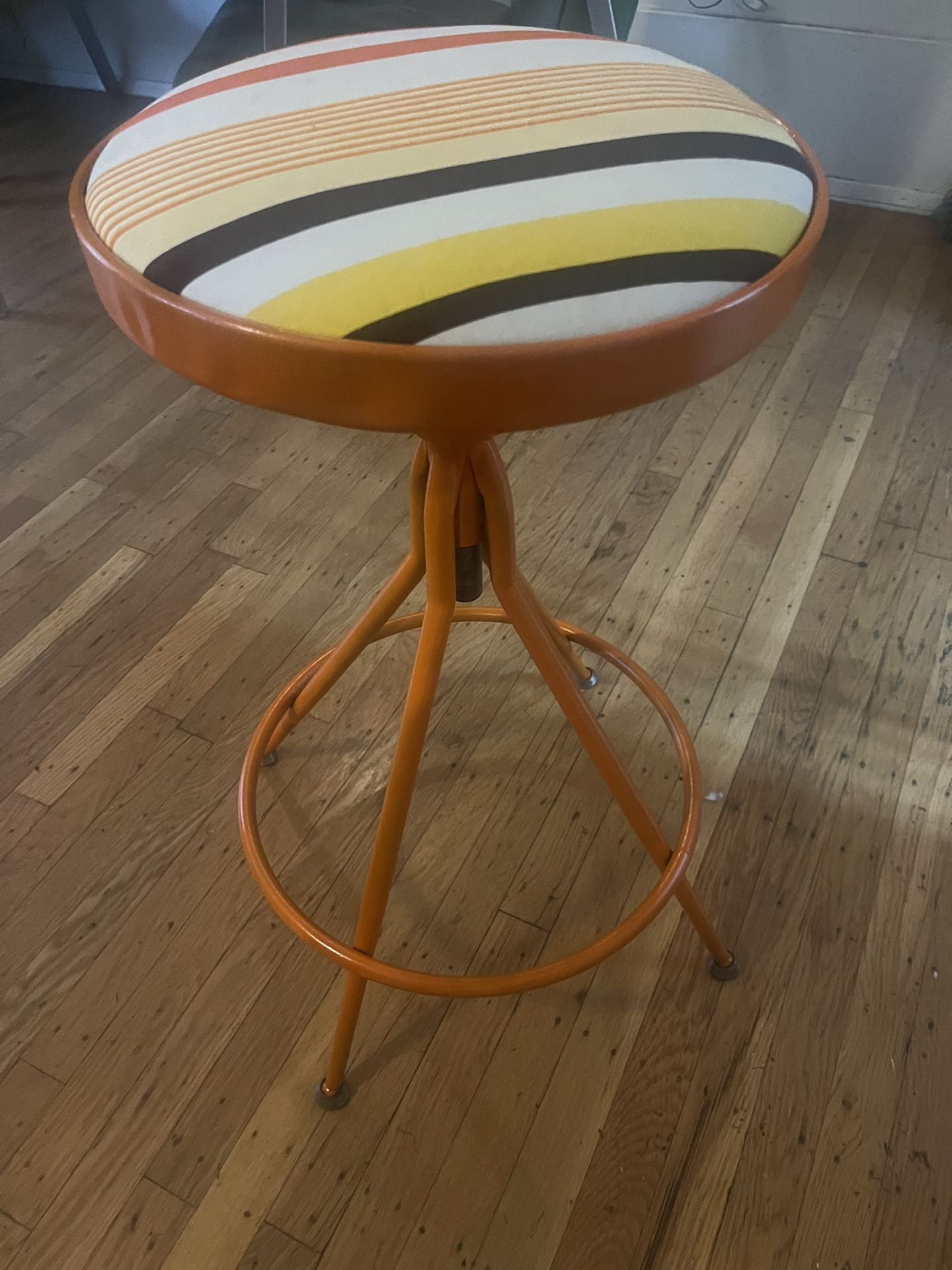 Vintage. MCM Drafting Stool.