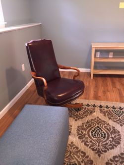 Excellent leather Rocking wine chair