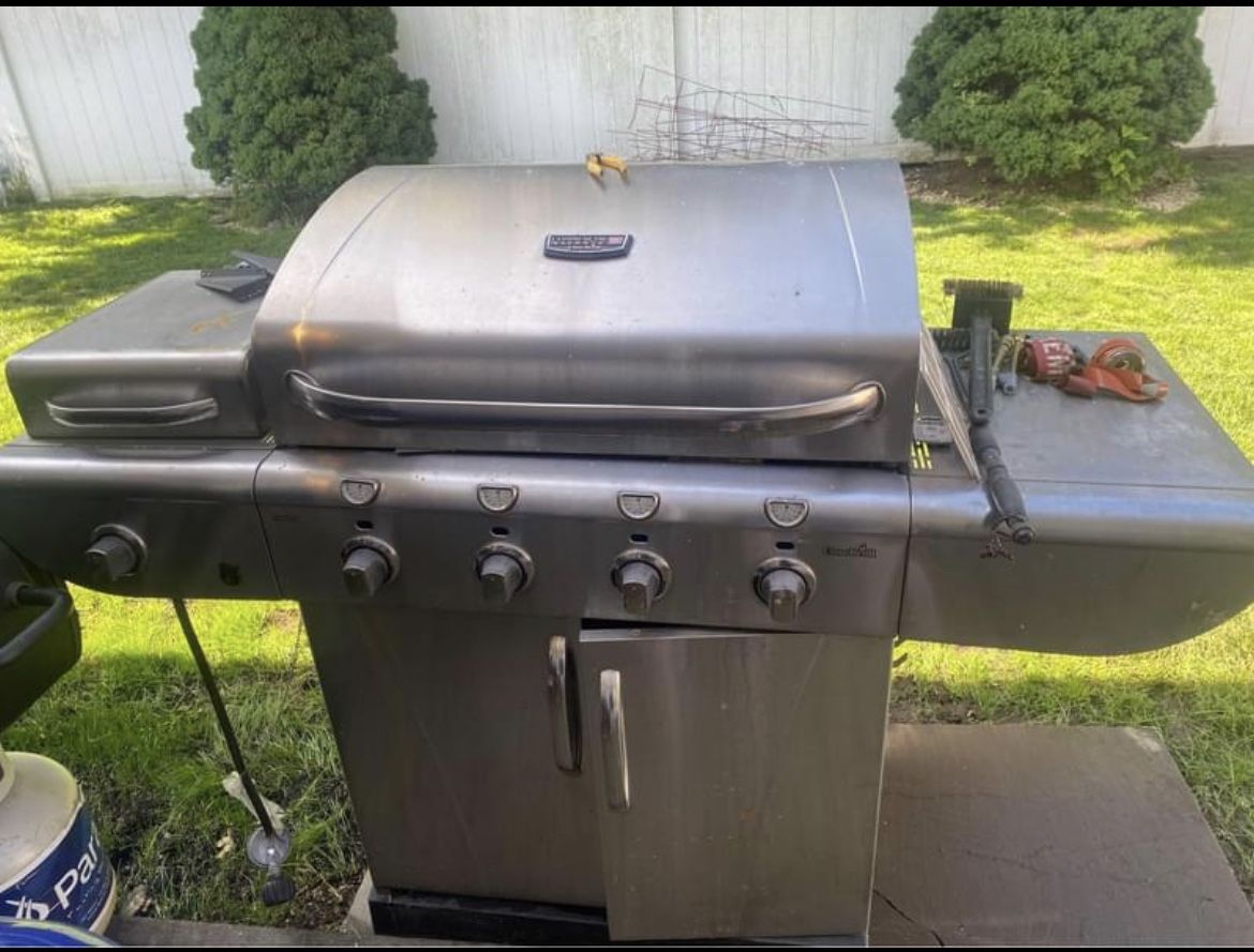 Char Broil Propane Gas Grill With One Side Burner