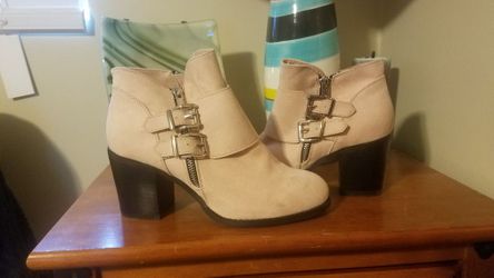 Beautiful blush pick booties