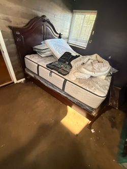 Bed frame & matress