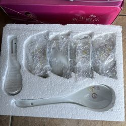 New Ceramic  bowls & spoon & Laddle set of 9 pieces. 4 Bowls with 4 spoons & 1 Laddle . Ceramic Bowls set of 9 , new never used, moving and cleanin