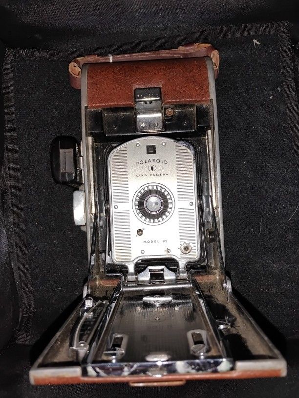 Model 95 Land Camera