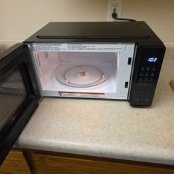 Microwave, in perfect condition,