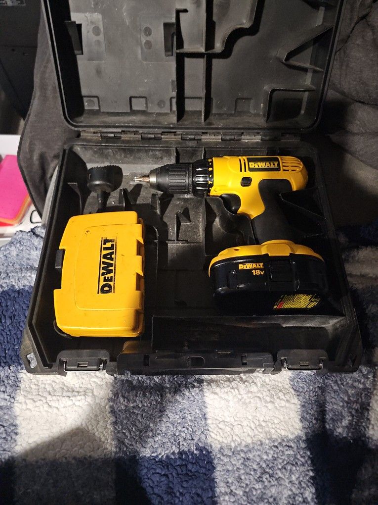 Dewalt Drill w/Drill Bits