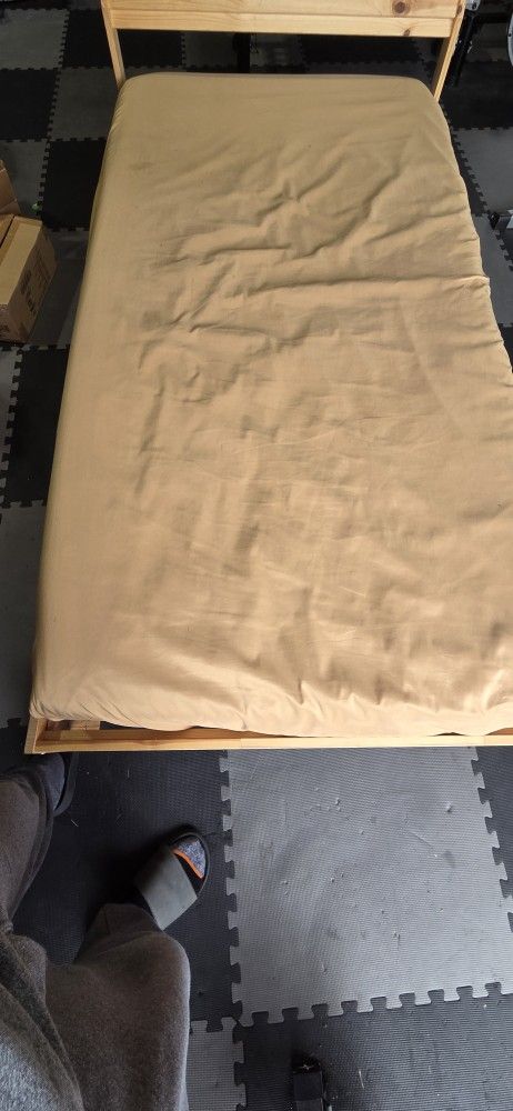 Twin Bed