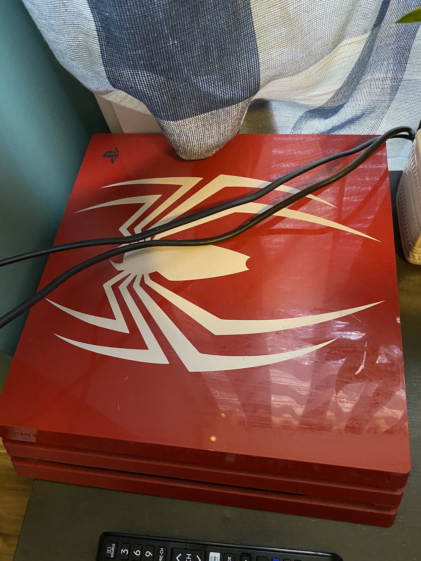 PS4 Pro Spider-man edition