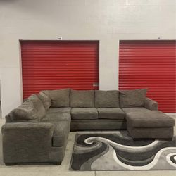 Large Used Sectional Couch CAN DELIVER🚚