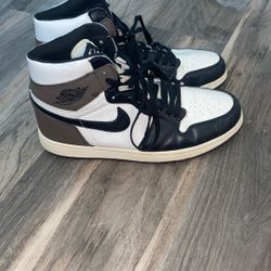 Air Jordan 1 Retro High OG 'Dark Mocha'