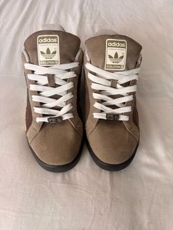 adidas Originals mens 8 Evolution Trefoil brown/black skate shoes