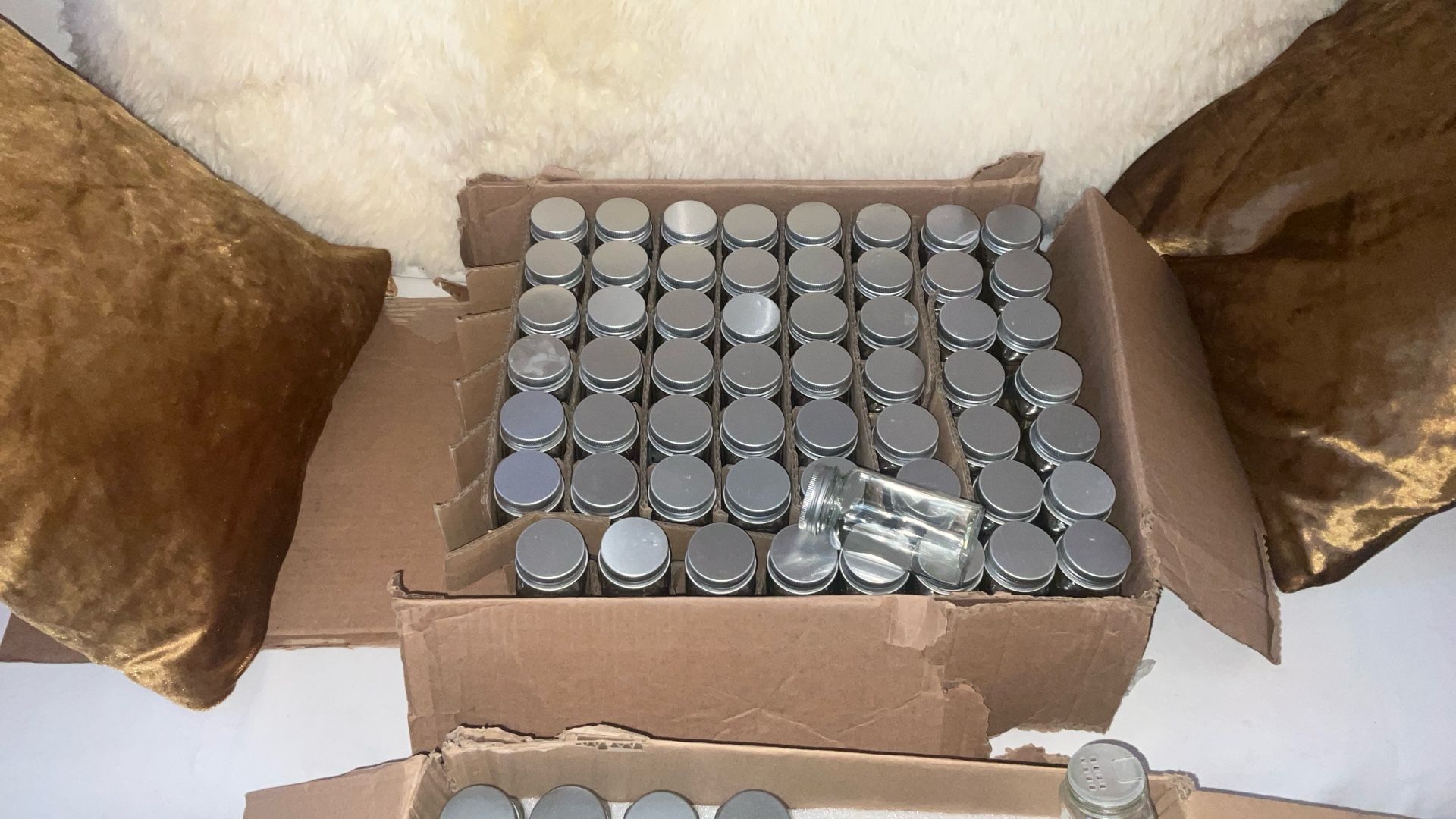 4oz Glass Spice Jars Bottles With Silver Metal Caps $0.50 ea