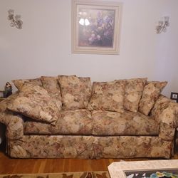 Two Big Fowlered Couches Couches Still Good 