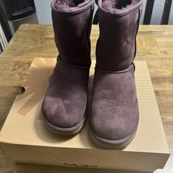  Uggs  Size #5