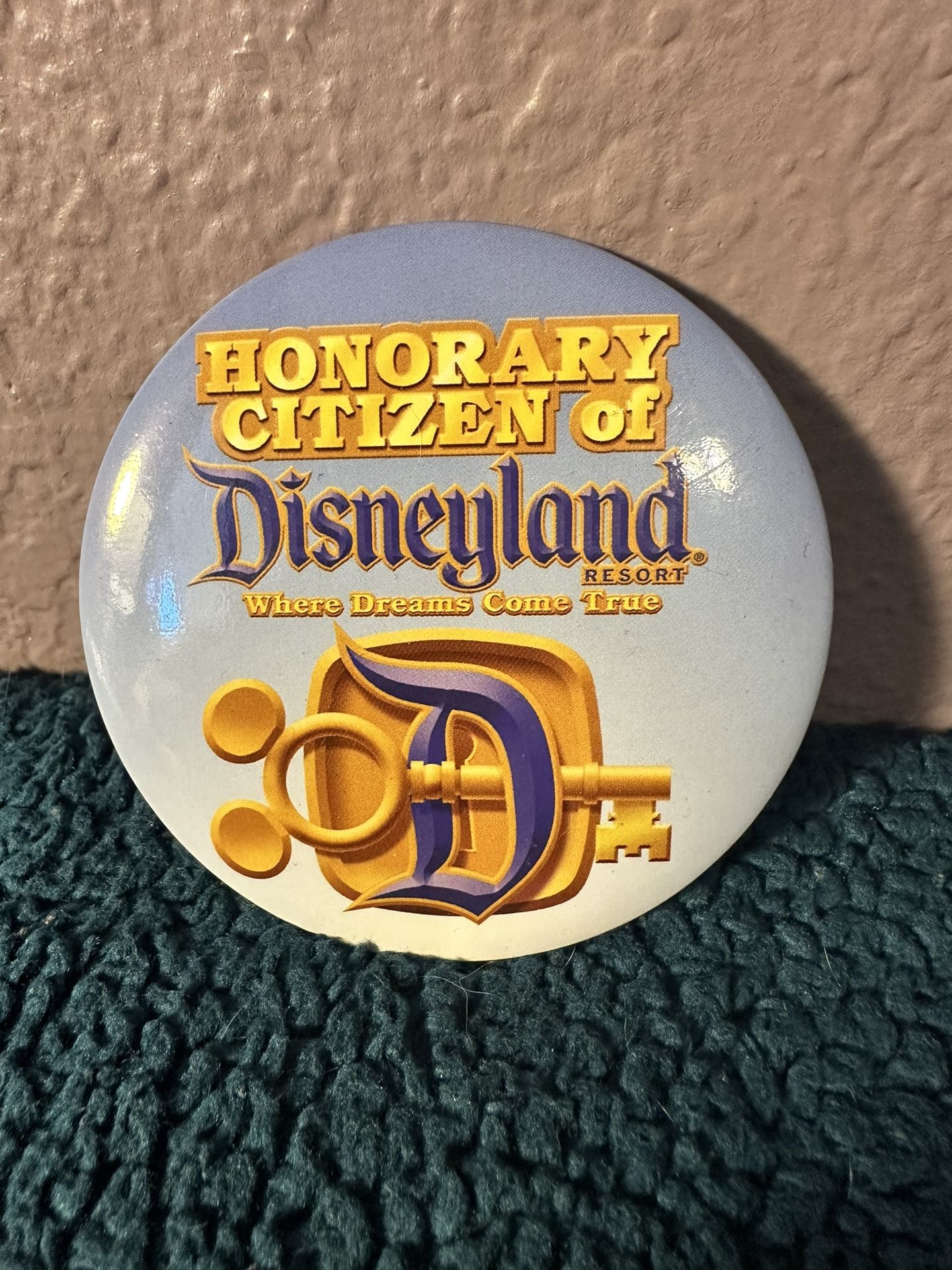Official Disney Honorary Citizen Pin