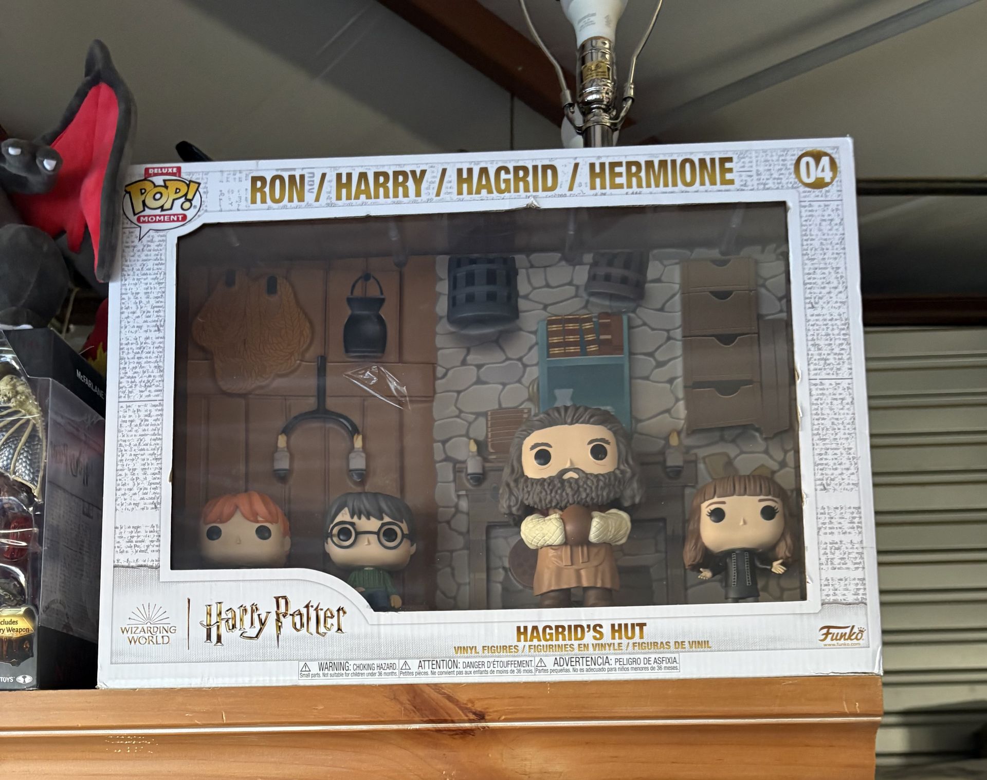 Funko Pop! Deluxe Moment Hagrids Hut Ron Hermione Hagrid Harry  display picture 1