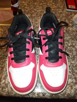 Little girls shoes rebok pink black white