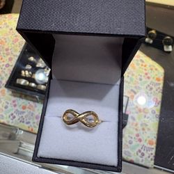 Infinity ring