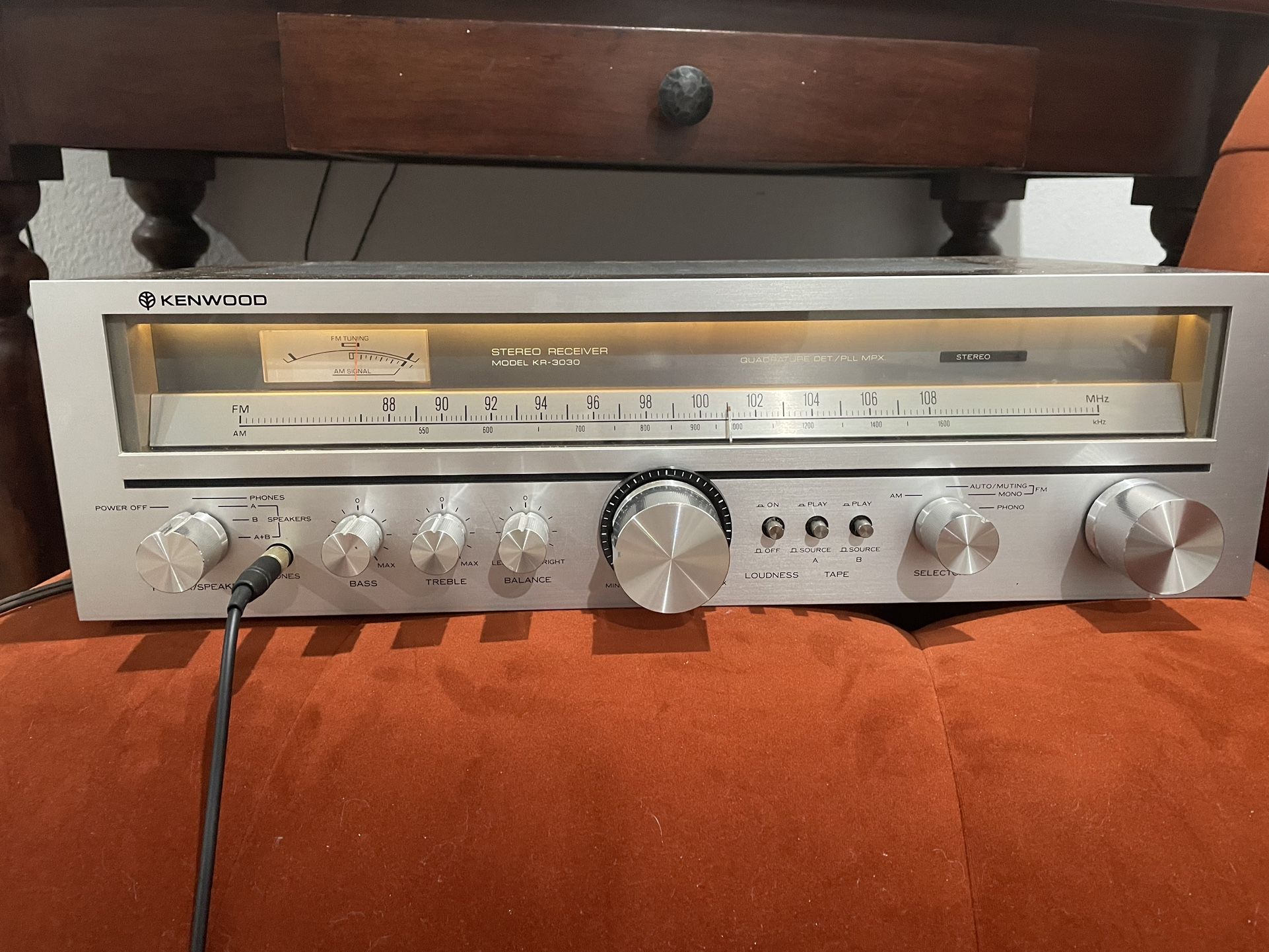 Vintage Stereo Receiver Phono Inputs
