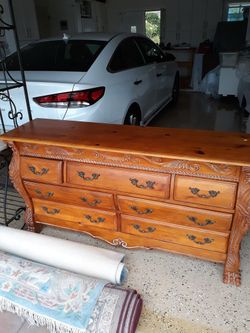 China and Linnen Storage  Chest 