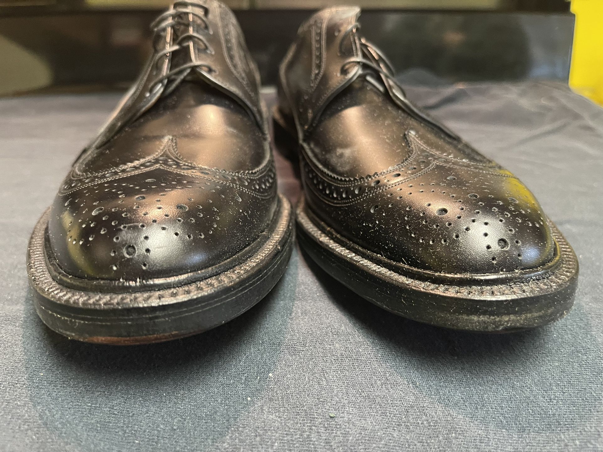 Vintage Florsheim shoes model 20686 varsity black wing tip leather