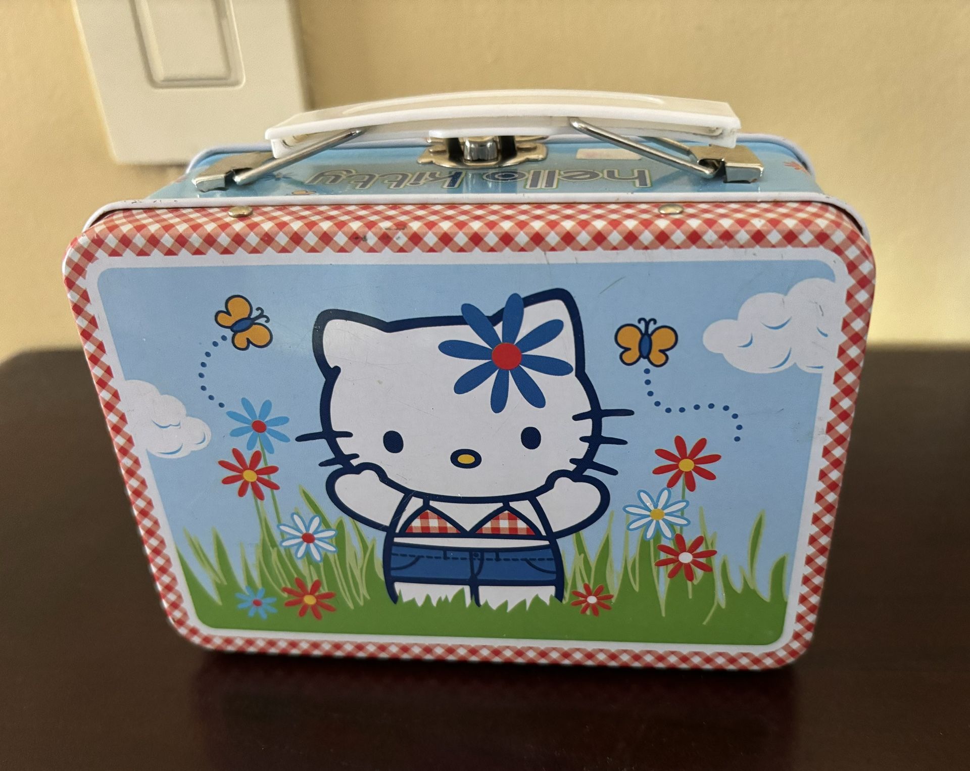 Hello Kitty - Metal Lunchbox Authentic Sanrio Lunch Box