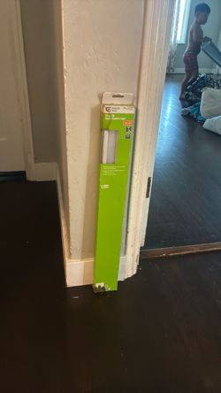 Under cabinet light 24 inches