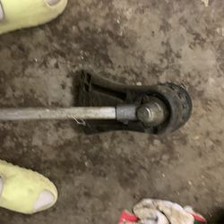 Weed Eater https://offerup.com/redirect/?o=MjEuY2M= 2stroke Shaft Trimmer