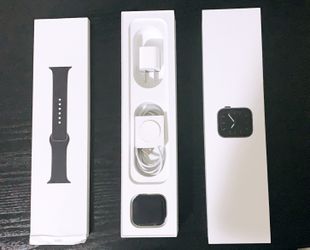 Apple watch Apple Series 5 black barely used