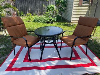 Patio set (Painted) Table 28”D x 28”H Used Condition $70 Firm on Price