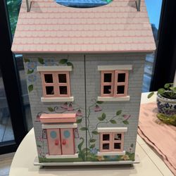 Wooden Dollhouse 
