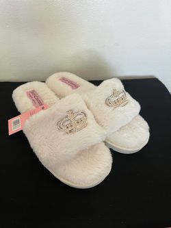 Juicy couture slippers