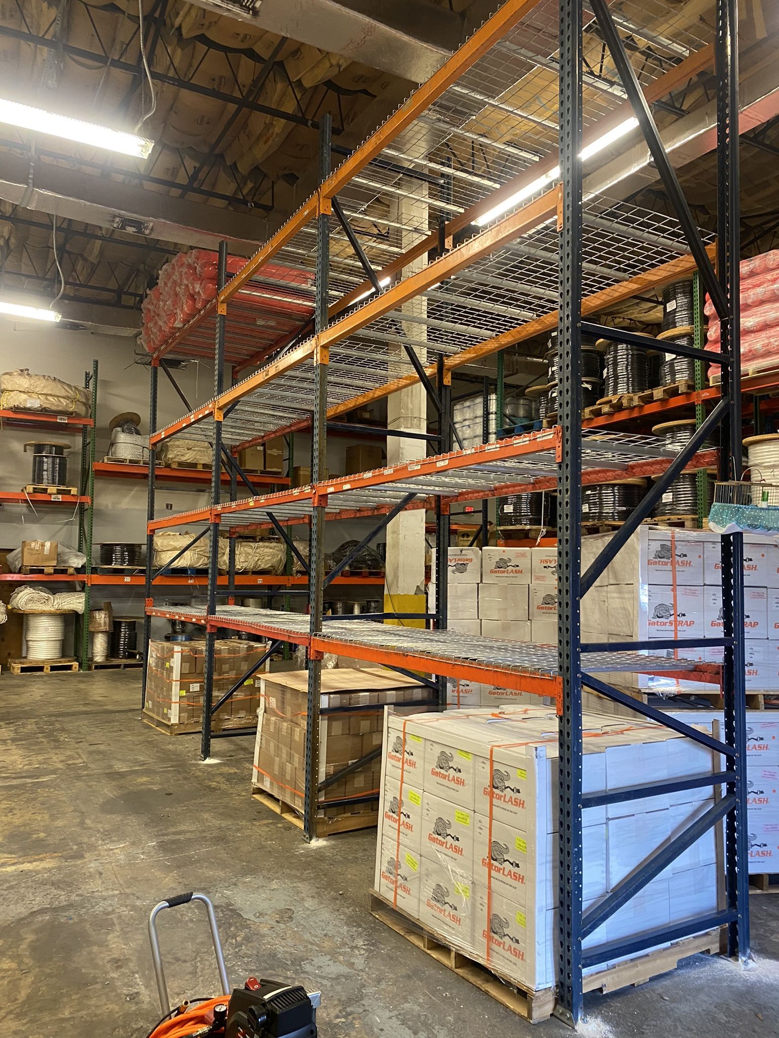 PALLET RACKS POSITION NEW AND USED CONDITION