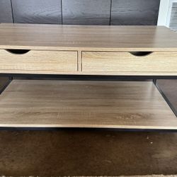 Living spaces: Low Table w Drawers