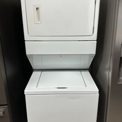 27’’ Whirlpool Stackable Washer And Dryer 