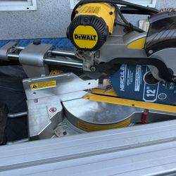 Dewalt Sliding Compound Miter Saw & Stand