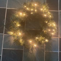 Pre-lit Christmas Wreath