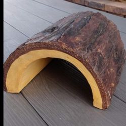 Big Reptile Log Pickup Between 2;00-11:00 Pm Rainbow/charleston Cash Only Read Description 