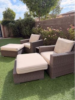 Outdoor Wicker Lounge Set 🪑🌿 — 2 Chairs + 2 Ottomans | $100 OBO