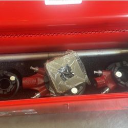 WATERLOO HM2450 24” X 8” X 9” TOOLBOX WITH 81AE023 PIPE THREADING SET