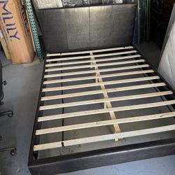 Queen Platform Bed Frame Floor Sample - REDUCED $148