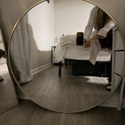 Mirror And 2 Night Table With Conector 