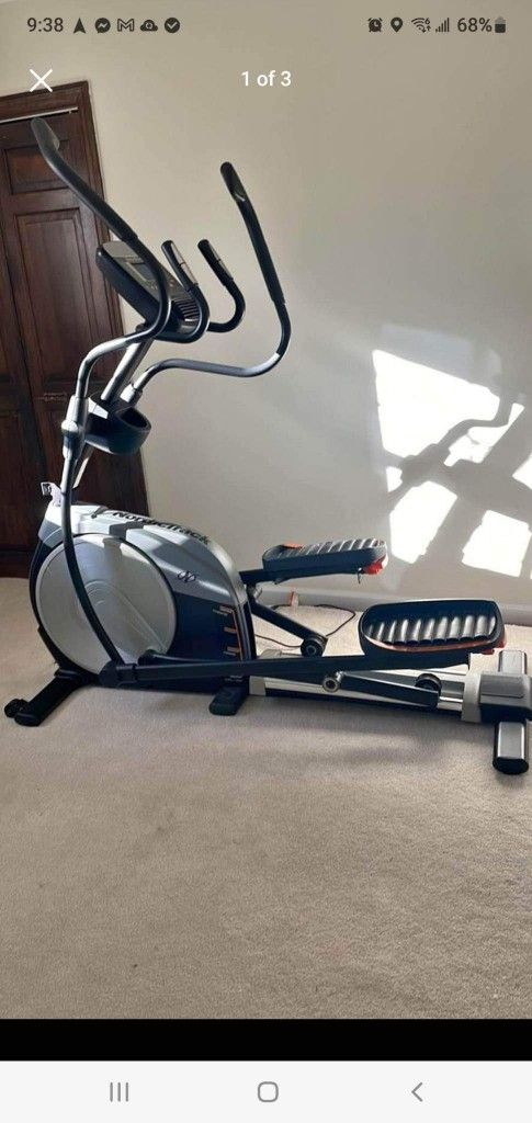 NORDICTRACK E 8.7 ELLIPTICAL MACHINE ( LIKE NEW & DELIVERY AVAILABLE TODAY)