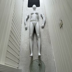 Female Mannequin 