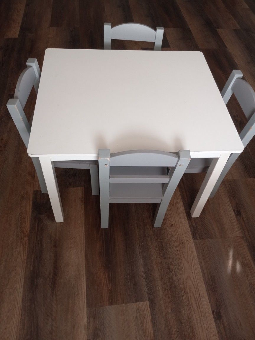 $25Mesa Con 4 Sillas Para Niñas/o