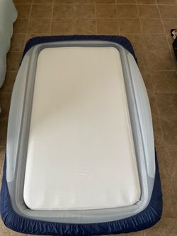 ONE STEP AHEAD TWIN AIR MATTRESS + Electric pump & White sheets
